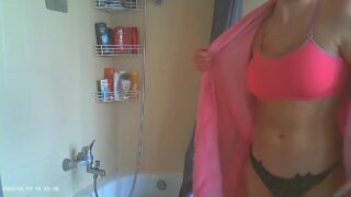 Spycam Sister Pussy — She find spycam